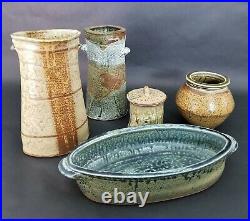 (1) Signed ROBERT BRISCOE Iron Glaze Ceramic Studio Art Pottery Vase