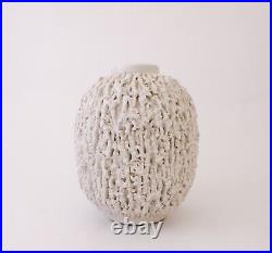 A White Hedgehog vase Chamotte Gunnar Nylund Rörstrand