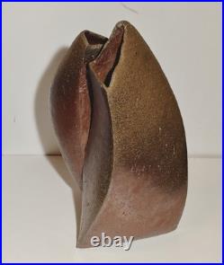 Bizen sculptural vase by famous artist Fumio Kawabata, Japanese modern pottery