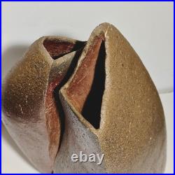 Bizen sculptural vase by famous artist Fumio Kawabata, Japanese modern pottery