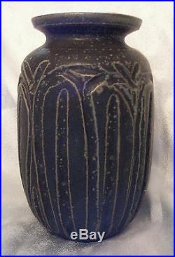 Gorgeous Vintage Ted Saito Art Pottery Vase 1965 Deep green matte