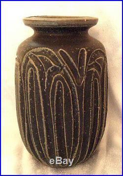 Gorgeous Vintage Ted Saito Art Pottery Vase 1965 Deep green matte