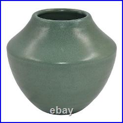 Haeger 2001 Modern Deco Art Pottery Mottled Matte Green Ribbed Ceramic Vase 541