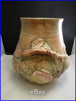 LARGE VINTAGE WELLER APPLES BRANCHES OHIO ART POTTERY VASE 10 1/4 tall