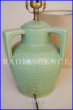 MATTE GREEN BUTTRESS HANDLE ART POTTERY CERAMIC SCULPTURE TABLE LAMP 1920s TECO