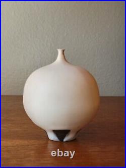 Rose Cabat Pottery Feelie Vase Creamy White Onion