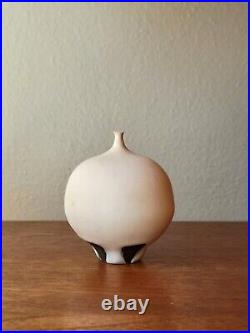 Rose Cabat Pottery Feelie Vase Creamy White Onion