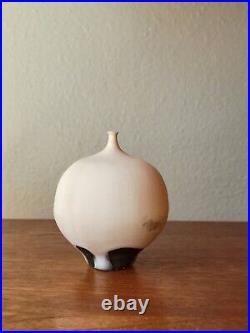 Rose Cabat Pottery Feelie Vase Creamy White Onion