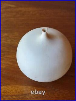 Rose Cabat Pottery Feelie Vase Creamy White Onion