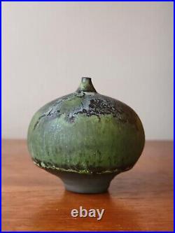 Rose Cabat Pottery Feelie Vase Green