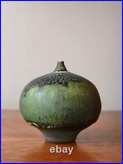 Rose Cabat Pottery Feelie Vase Green