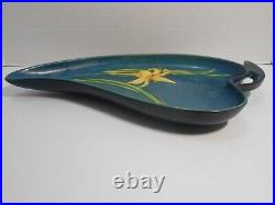 Roseville Pottery Zephyr Lily Tray, Shape 477-12