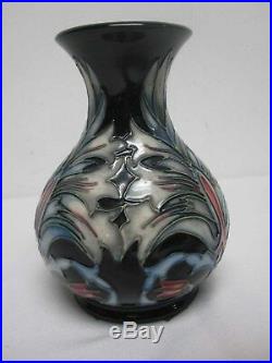 Signed William Moorcroft Snakehead 6 1/4 Art Pottery Vase Excellent Condition