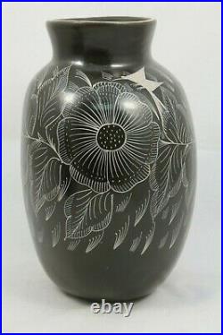 Vase Ceramic/Pottery Mexico Folk Art Collectible Home Décor Hand Painted/Made