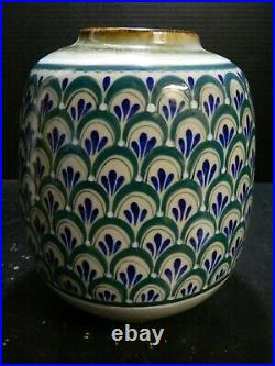 Vintage Beautiful Large Erandi Tonala Art Pottery Vase 10.13 x 7.5 x 7.5 Exc
