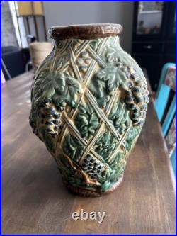 Vintage Majolica Grape Vine Leaves Trellis Ceramic Art Pottery Vase Signed Vintage Majolica Grape Vine Leaves Trellis Ceramic Art Pottery Vase Signed