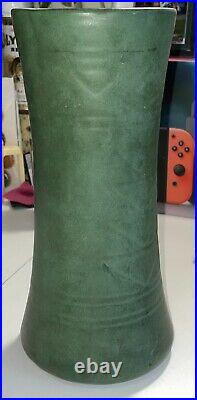 Weller Matte Green 10 Vase 1910 Arts & Crafts Era Pottery Pot Suevo Design